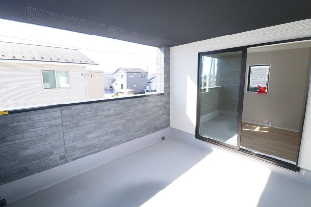 郡山市安積町長久保3丁目（全1棟）　　　 １号棟　　　安積第３小学校、安積第２中学区　のバルコニー|※同社施工例