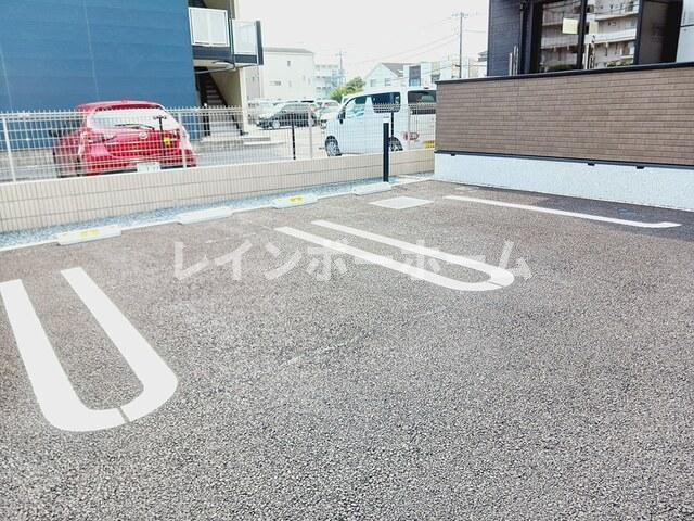 パローラ　ロゼッタの駐車場