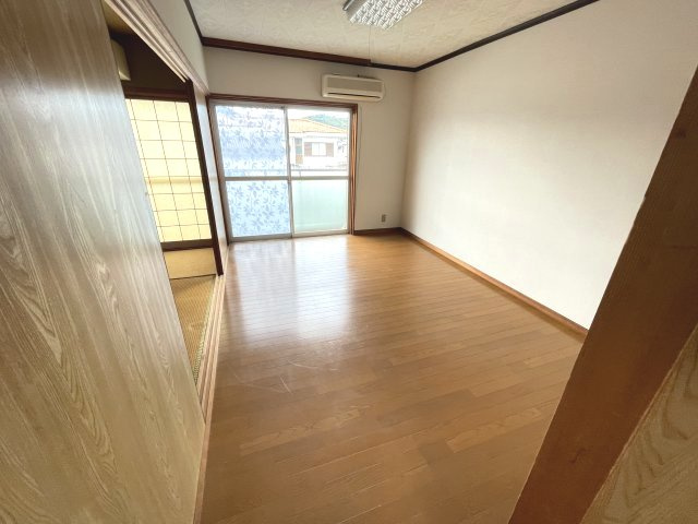 【寝室】 | 落ち着いた色調の寝室です