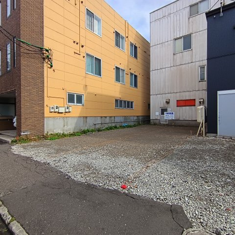 室蘭市中島町3丁目24-10駐車場の外観