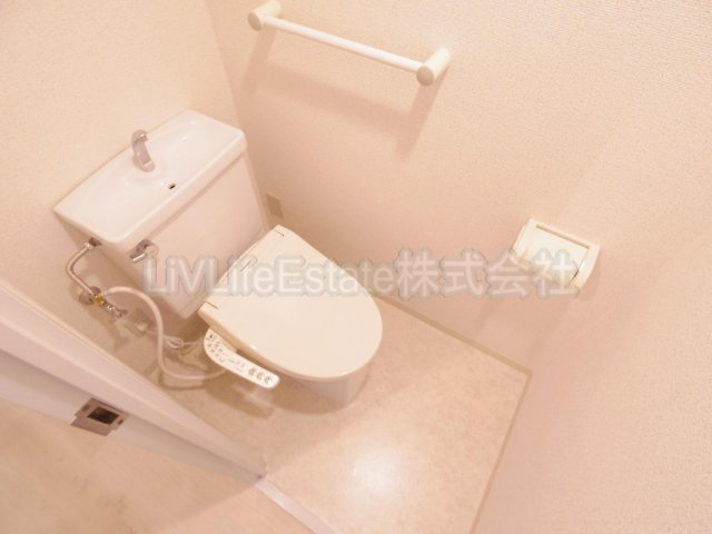 小平市花小金井８丁目の賃貸マンションのトイレ