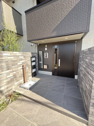 コンフォール古閑上のエントランス
