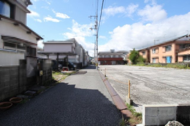 高知市百石町４丁目　新築戸建　⑭　【全6区画】の前面道路含む現地写真|西側　公道　幅　4.0ｍ　接面　7.2ｍ