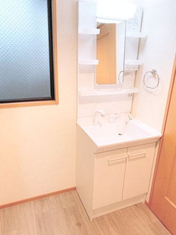 熊本市東区西原１丁目の賃貸マンションの洗面所|明るい洗面所です
