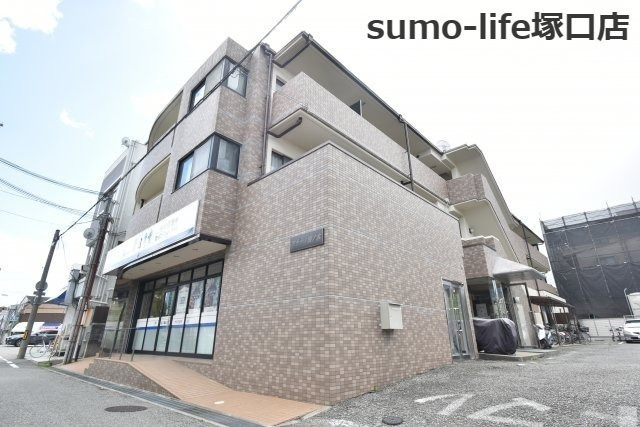 フォレスタ新伊丹の外観