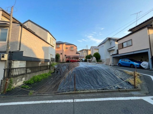 多摩市諏訪１丁目の前面道路含む現地写真
