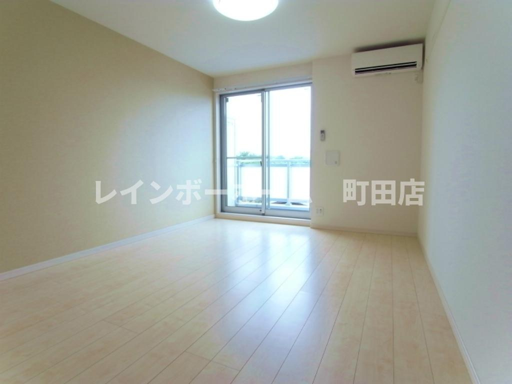 リブリ・クレイン※初期費用分割あと払いサービス利用可能の居間・リビング
