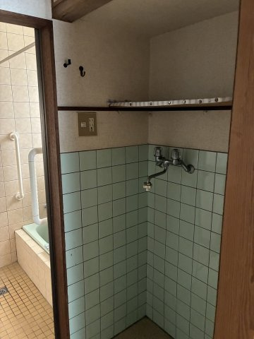 吉浦東本町　戸建てのシャワールーム|すっきりとしたシャワールームです