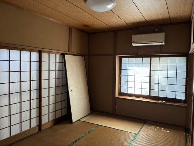 吉浦東本町　戸建ての和室|和室がひろがる居住スペース