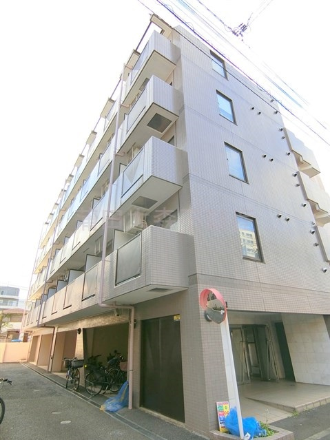 ダイホーステージ池上の外観|1998年8月築　RC鉄筋コンクリート造地上5階建て総戸数36戸
東京都大田区池上6丁目　東急池上線池上駅2分