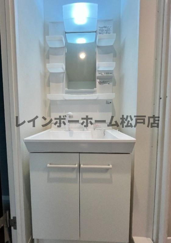 Ｍａｉｓｏｎ　ｄｅ　Ｌｉｌｙの洗面所|明るい洗面所です