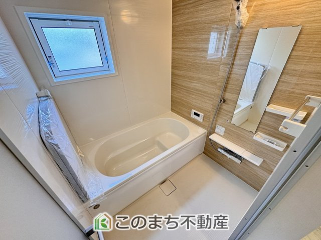 ブルーミングガーデン宇都宮市双葉2丁目の浴室|ゆったりと入れるフルオートバスはお子様との団らんバスタイムが楽しめます♪
足を伸ばしてゆったりくつろげる１坪バスルームです☆