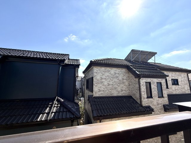越谷市神明町２丁目　中古戸建の展望|夜には美しい街の明かりを楽しめる素敵な眺望。1日の終わりにほっと一息つける憩いの景色です。