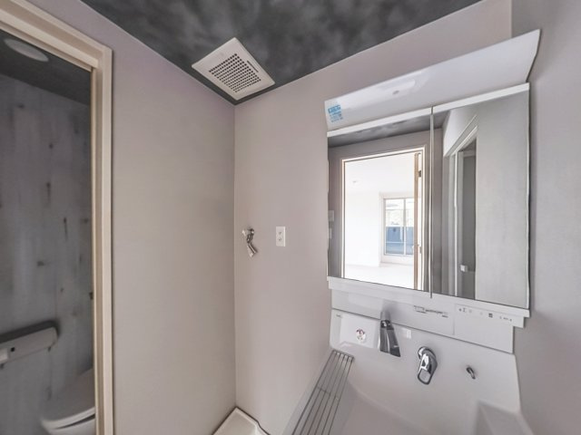 Garden terrace Casaの洗面所|ゆったりとスペースのある洗面所