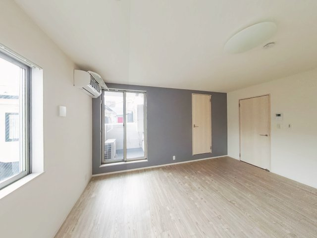 Garden terrace Casaの居間・リビング|こちらの居間で趣味の時間をお楽しみください