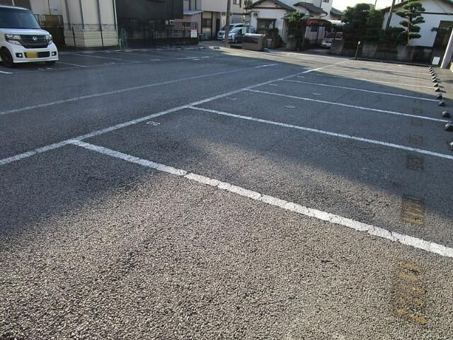 コンシェルジュ モリシマの駐車場