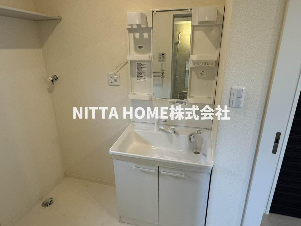 養父市八鹿町九鹿のアパートの洗面所|忙しい朝に便利な洗髪洗面化粧台です◎