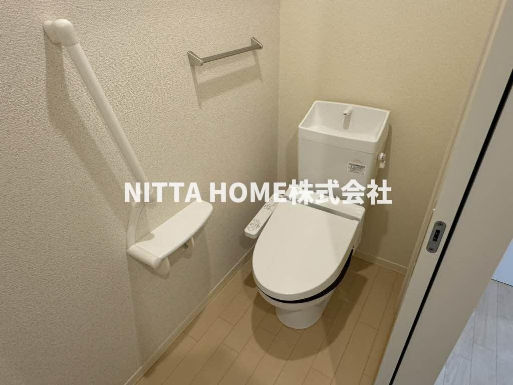 養父市八鹿町九鹿のアパートのトイレ|トイレには快適な温水洗浄便座付き♢