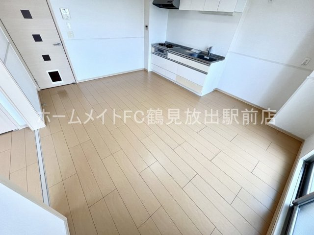 大阪市鶴見区焼野３丁目の賃貸マンションの居間・リビング