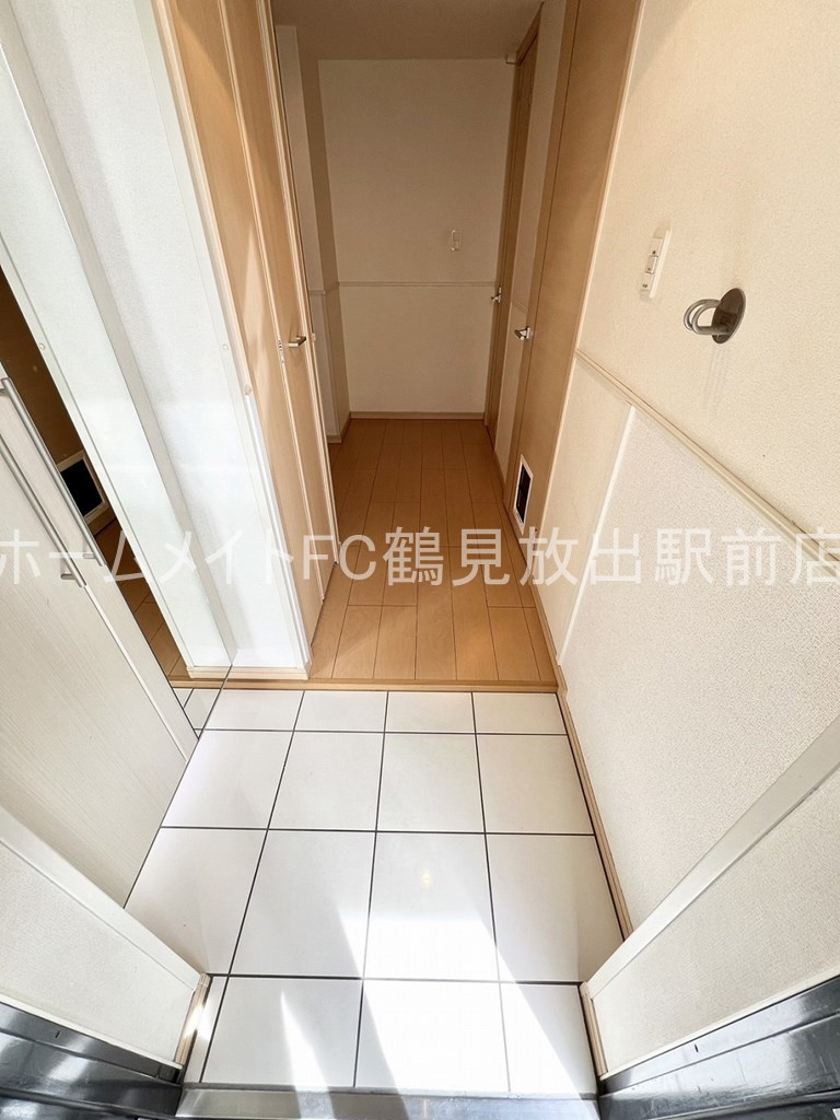 大阪市鶴見区焼野３丁目の賃貸マンションの玄関