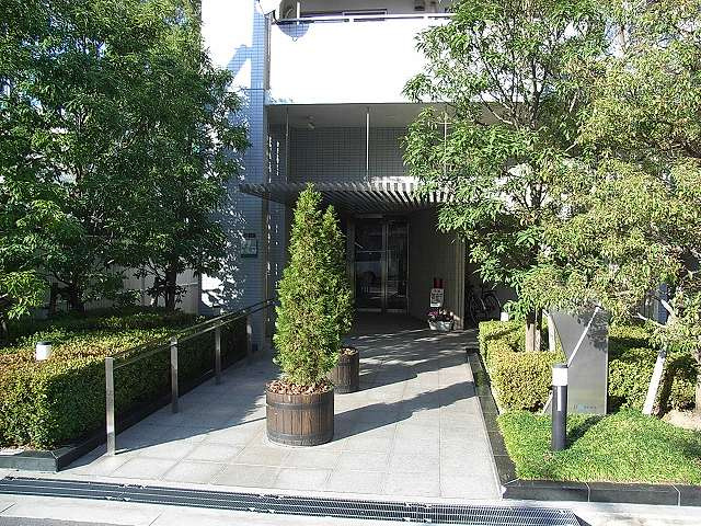 大阪市鶴見区今津中４丁目の賃貸マンションのエントランス