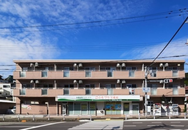 リバーサイド樫の木の外観