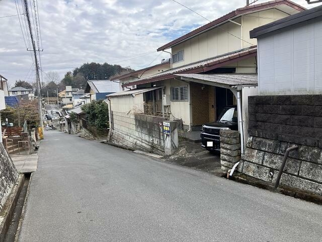 山本1丁目土地の前面道路含む現地写真