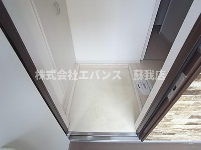 【玄関】 | リブリ・アレイ浜野 | 収納もある玄関です