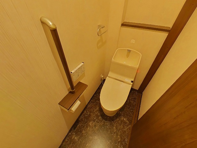 新千里西町テラスハウスのトイレ|シンプルで使いやすいトイレです