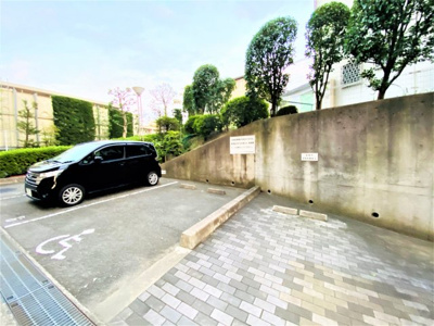 【その他共用部分】 | キングマンション千里万博公園 | 来客用駐車場