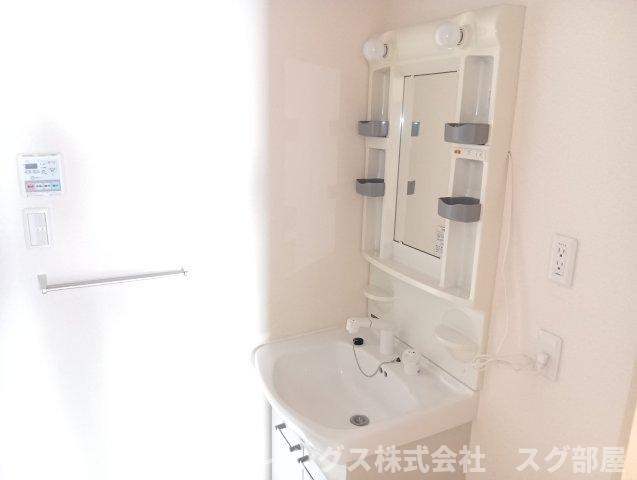 シャーメゾン西新町の洗面所