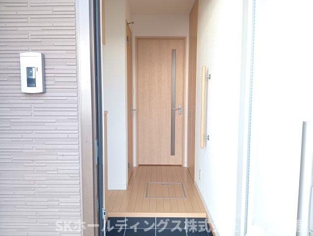 シャーメゾン西新町の玄関