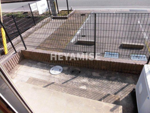 ロイヤルガーデン富の原C棟の庭