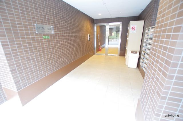 STUDIO天満橋　仲介手数料無料のエントランス