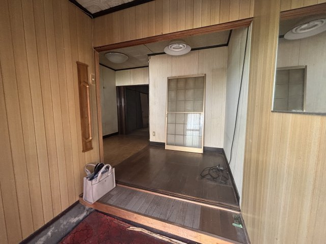 千成町戸建ての玄関