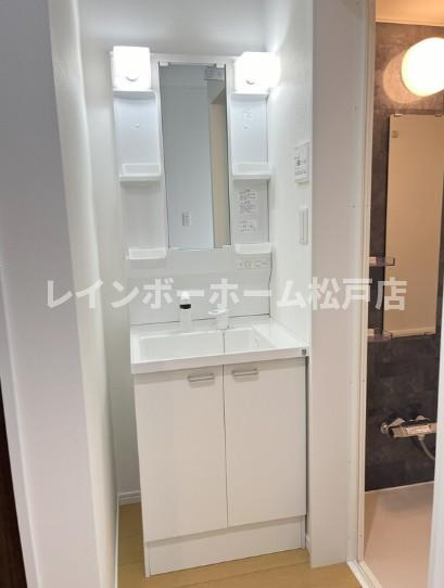 セレニティ鎌ヶ谷仲介手数料（賃料の1.10ヵ月）の50％OFF対象物件！の洗面所|コンパクトで使いやすい洗面所