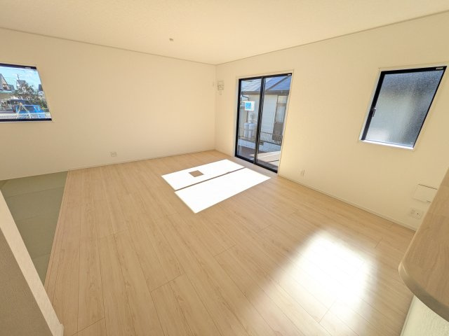 下妻市加養　第1　新築戸建ての居間・リビング