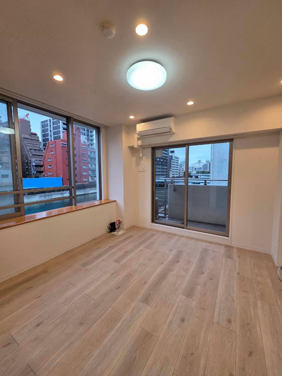 大阪市西区南堀江３丁目の賃貸マンションの居間・リビング