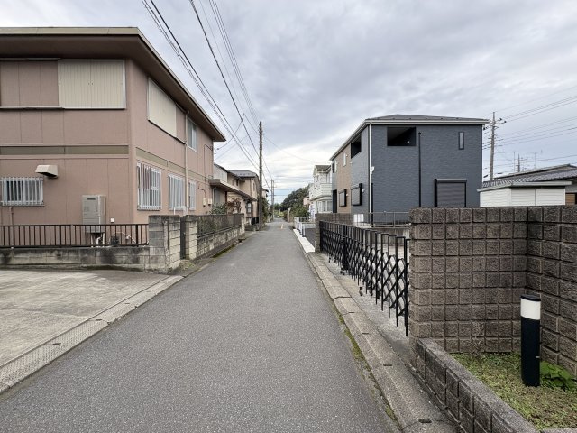 【前面道路含む現地写真】 | 北葛飾郡杉戸町大字下高野　中古戸建 | 10/30撮影