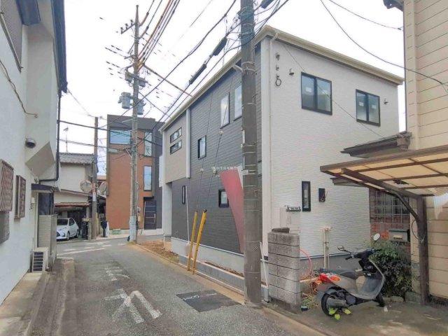 富士見市上沢１丁目の新築一戸建の前面道路含む現地写真