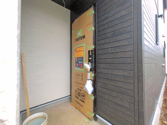 富士見市上沢１丁目の新築一戸建の玄関
