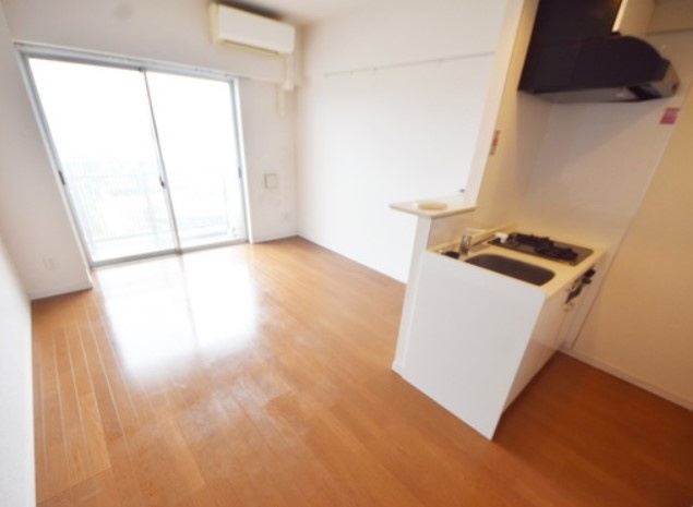 調布市布田４丁目の賃貸マンションの居間・リビング