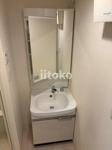 プレサンスジェネ浅草EASTの独立洗面台