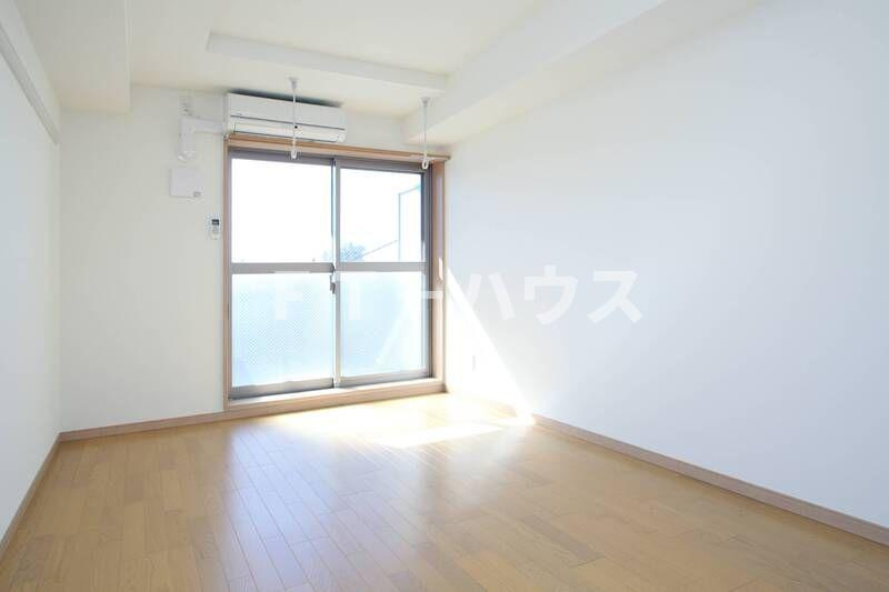 レオ四拾六番館の居間・リビング