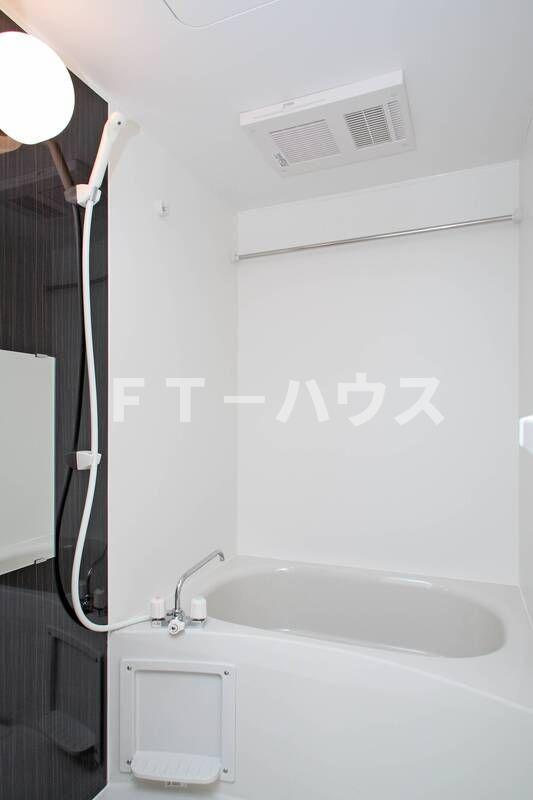 レオ四拾六番館の浴室