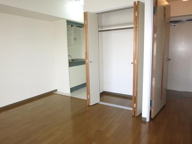 市川プラザの寝室