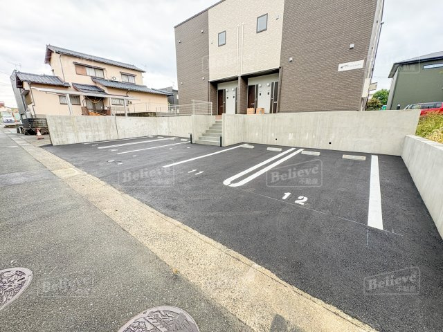 Seven Stars白山町 Bの駐車場|駐車スペースもあります♪