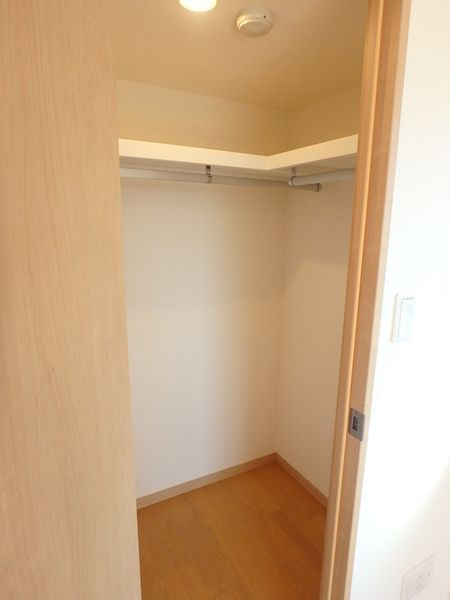 レオ四拾六番館の収納