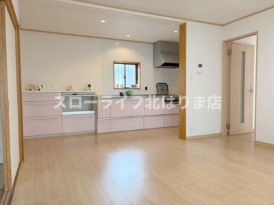 【居間・リビング】 | 三木市別所町朝日ケ丘　貸家
