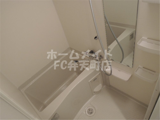 【浴室】 | プレサンスOSAKA DOMECITY ワンダー | 落ち着いた空間のお風呂です